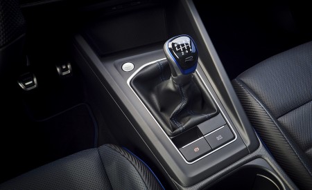 2022 Volkswagen Golf R (US-Spec) Central Console Wallpapers  450x275 (35)