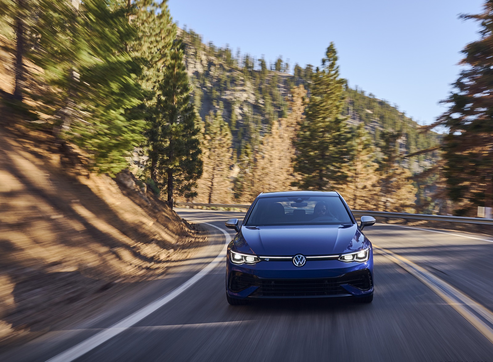 2022 Volkswagen Golf R (US-Spec) Front Wallpapers #43 of 120