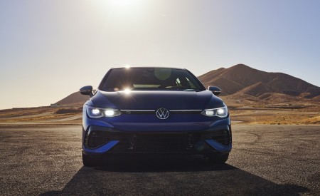 2022 Volkswagen Golf R (US-Spec) Front Wallpapers 450x275 (61)