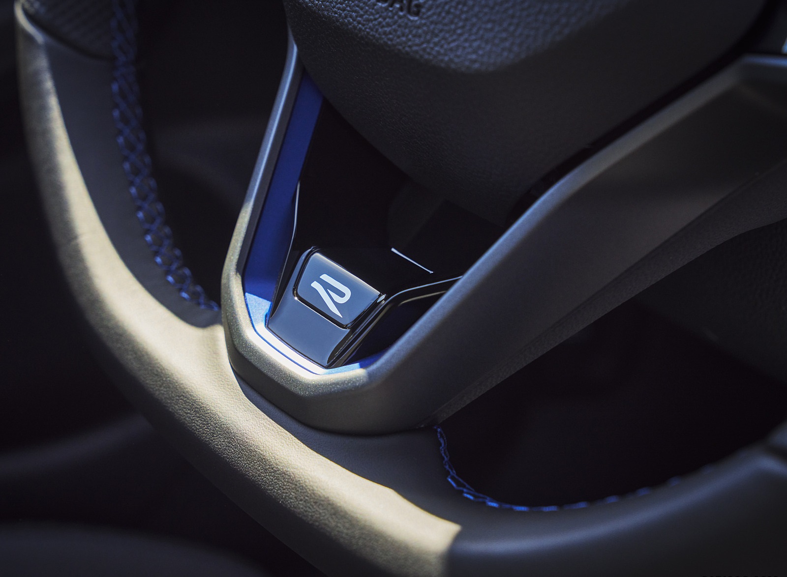 2022 Volkswagen Golf R (US-Spec) Interior Steering Wheel Wallpapers #84 of 120