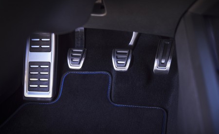 2022 Volkswagen Golf R (US-Spec) Pedals Wallpapers 450x275 (26)