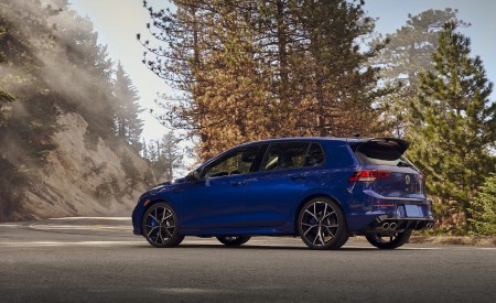 2022 Volkswagen Golf R (US-Spec) Rear Three-Quarter Wallpapers 450x275 (59)