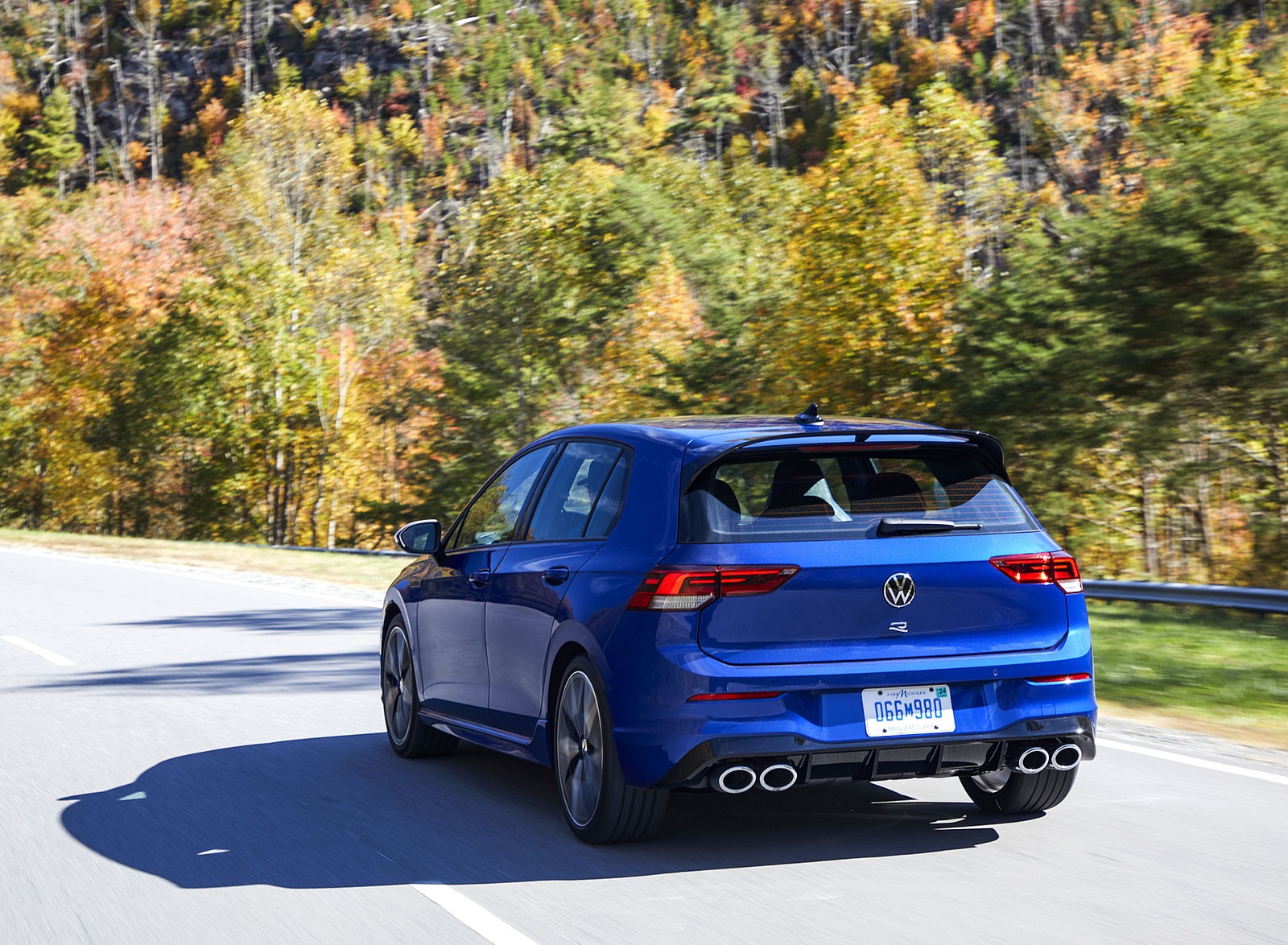 2022 Volkswagen Golf R (US-Spec) Rear Three-Quarter Wallpapers #107 of 120