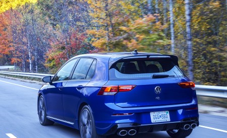 2022 Volkswagen Golf R (US-Spec) Rear Three-Quarter Wallpapers 450x275 (103)