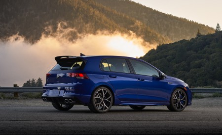 2022 Volkswagen Golf R (US-Spec) Rear Three-Quarter Wallpapers 450x275 (12)