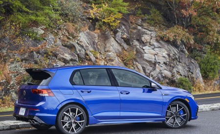 2022 Volkswagen Golf R (US-Spec) Side Wallpapers 450x275 (111)