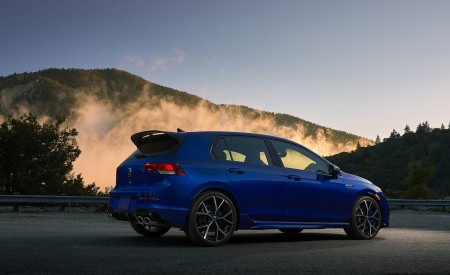 2022 Volkswagen Golf R (US-Spec) Side Wallpapers 450x275 (60)