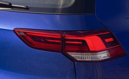 2022 Volkswagen Golf R (US-Spec) Tail Light Wallpapers 450x275 (24)