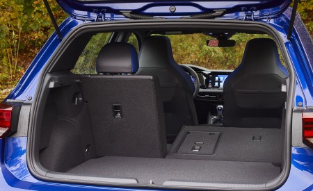 2022 Volkswagen Golf R (US-Spec) Trunk Wallpapers 450x275 (119)