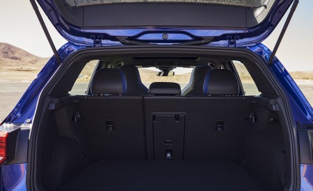 2022 Volkswagen Golf R (US-Spec) Trunk Wallpapers 450x275 (95)