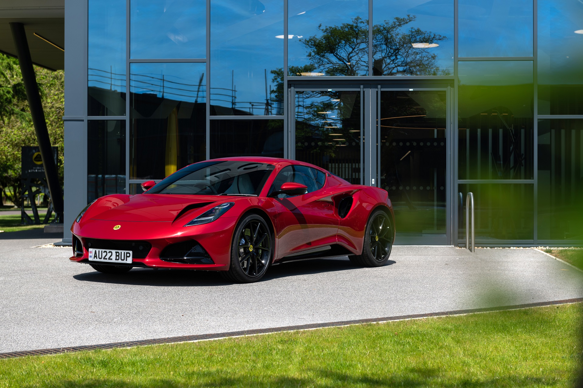 2023 Lotus Emira (Color: Magma Red) Front Three-Quarter Wallpapers #73 of 90