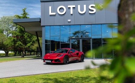 2023 Lotus Emira (Color: Magma Red) Front Three-Quarter Wallpapers 450x275 (74)