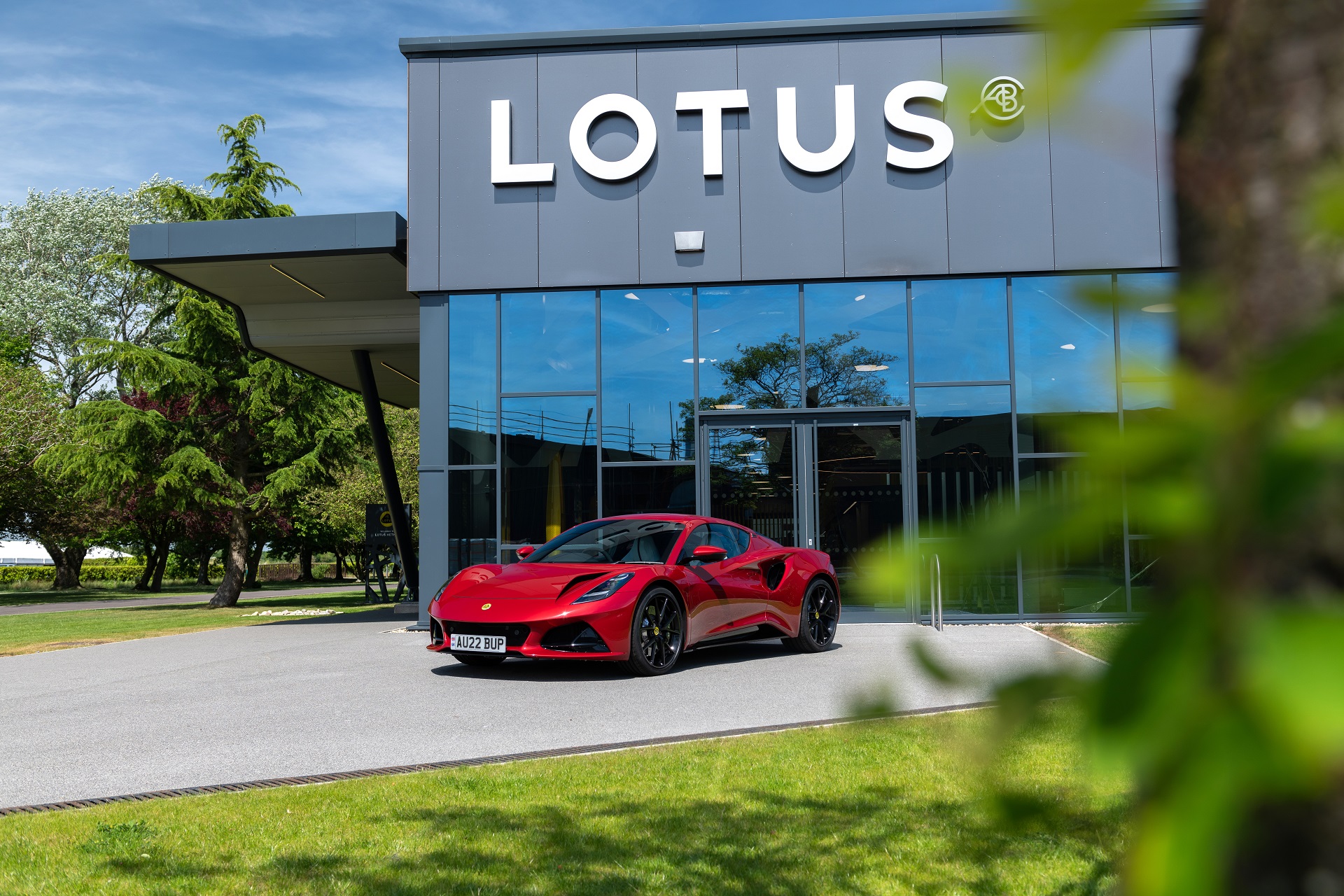 2023 Lotus Emira (Color: Magma Red) Front Three-Quarter Wallpapers #74 of 90