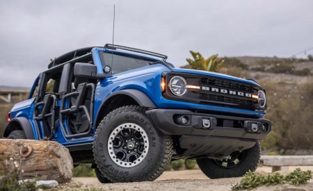 2021 Ford Bronco Riptide Concept Front Three-Quarter Wallpapers 450x275 (2)