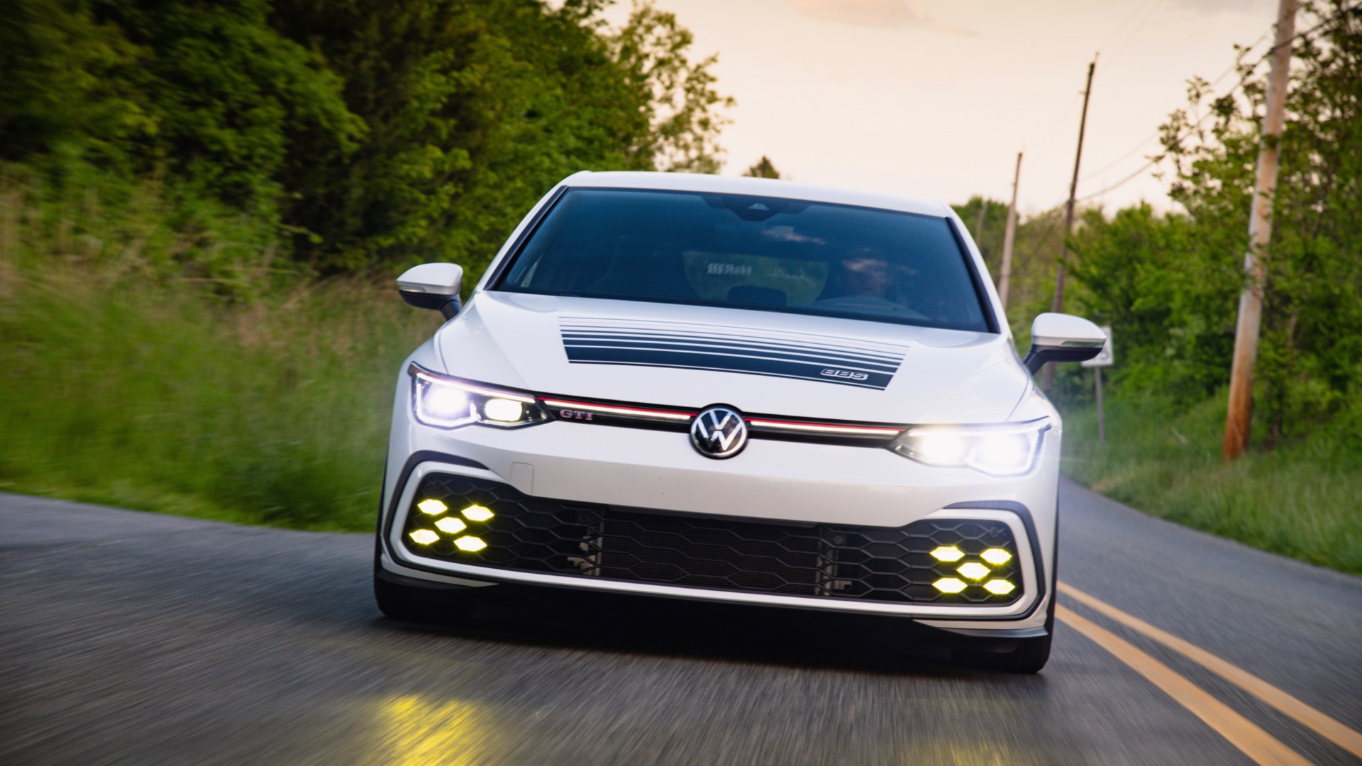 2021 Volkswagen GTI BBS concept Front Wallpapers (1)