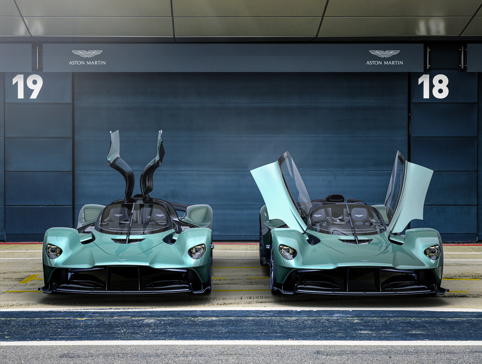 2022 Aston Martin Valkyrie Spider Front Wallpapers (2)