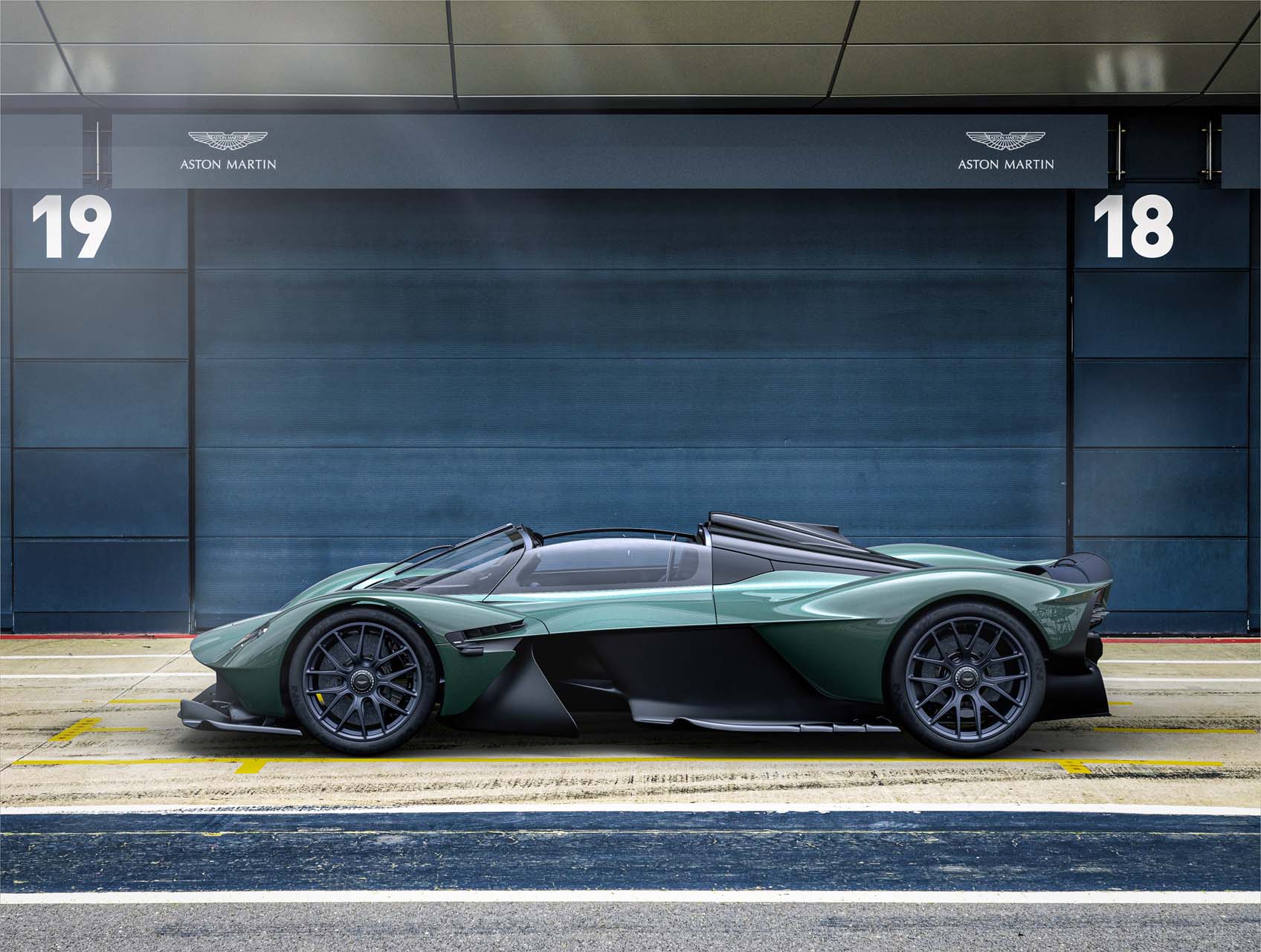 2022 Aston Martin Valkyrie Spider Side Wallpapers (5)