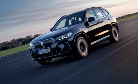 2022 BMW iX3 Front Three-Quarter Wallpapers 450x275 (4)