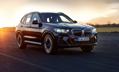 2022 BMW iX3 Front Three-Quarter Wallpapers 450x275 (5)