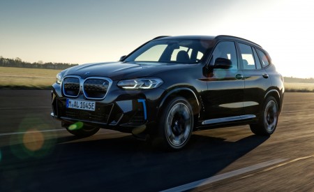 2022 BMW iX3 Front Three-Quarter Wallpapers 450x275 (6)