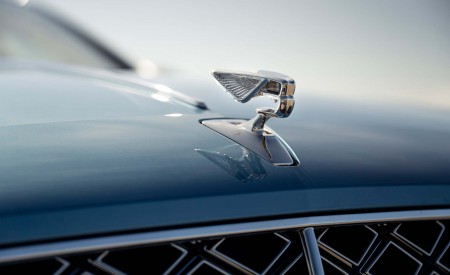 2022 Bentley Flying Spur Mulliner Hood Ornament Wallpapers 450x275 (4)