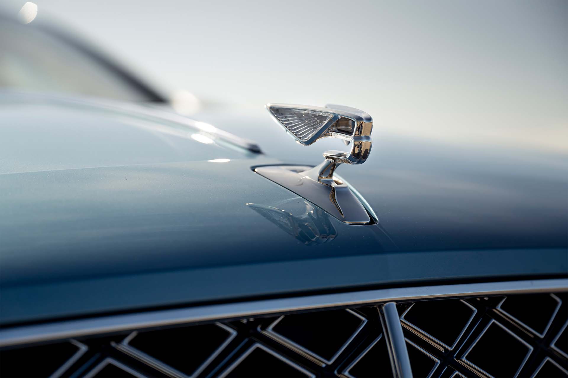 2022 Bentley Flying Spur Mulliner Hood Ornament Wallpapers #4 of 17