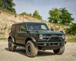 2022 Ford Bronco 4-Door (Color: Eruption Green) Front Three-Quarter Wallpapers 150x120 (3)