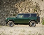 2022 Ford Bronco 4-Door (Color: Eruption Green) Side Wallpapers 150x120 (6)