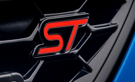 2022 Ford Focus ST Edition Grill Wallpapers 450x275 (25)