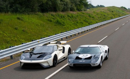 2022 Ford GT 64 Heritage Edition and 1964 Ford GT Prototype Front Three-Quarter Wallpapers 450x275 (11)