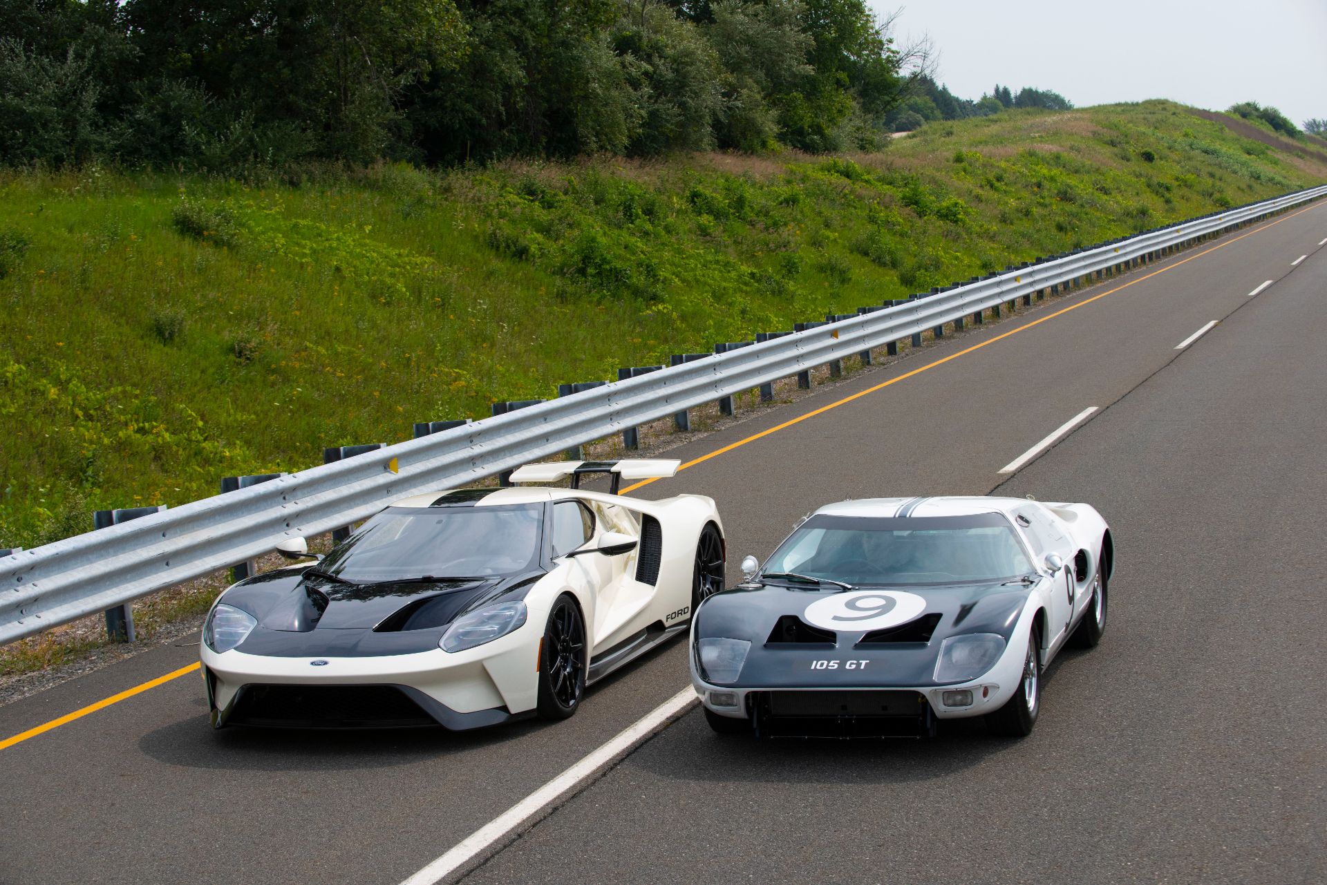 2022 Ford GT 64 Heritage Edition and 1964 Ford GT Prototype Front Three-Quarter Wallpapers #11 of 39