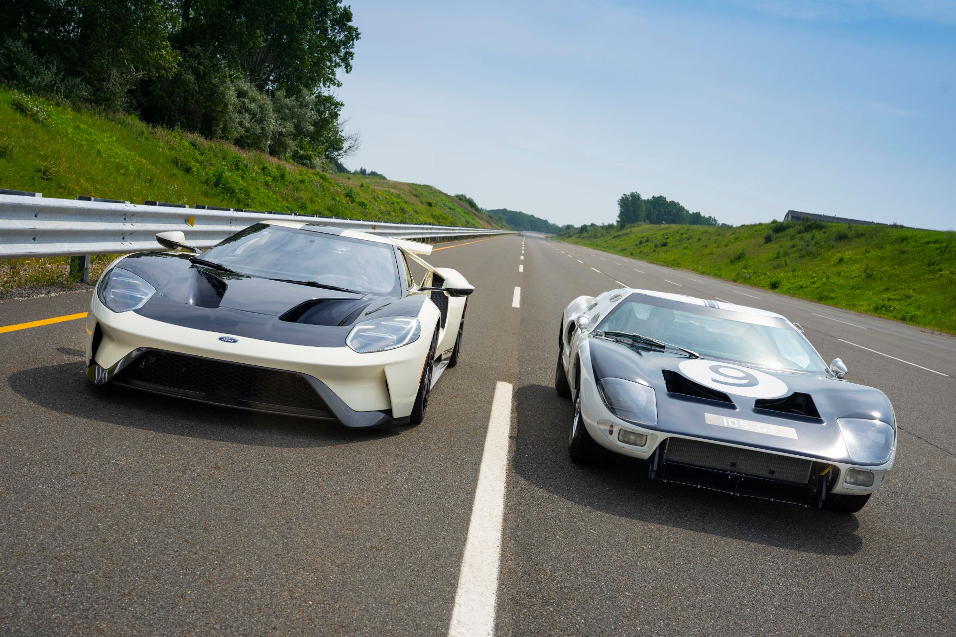 2022 Ford GT 64 Heritage Edition and 1964 Ford GT Prototype Front Wallpapers #14 of 39