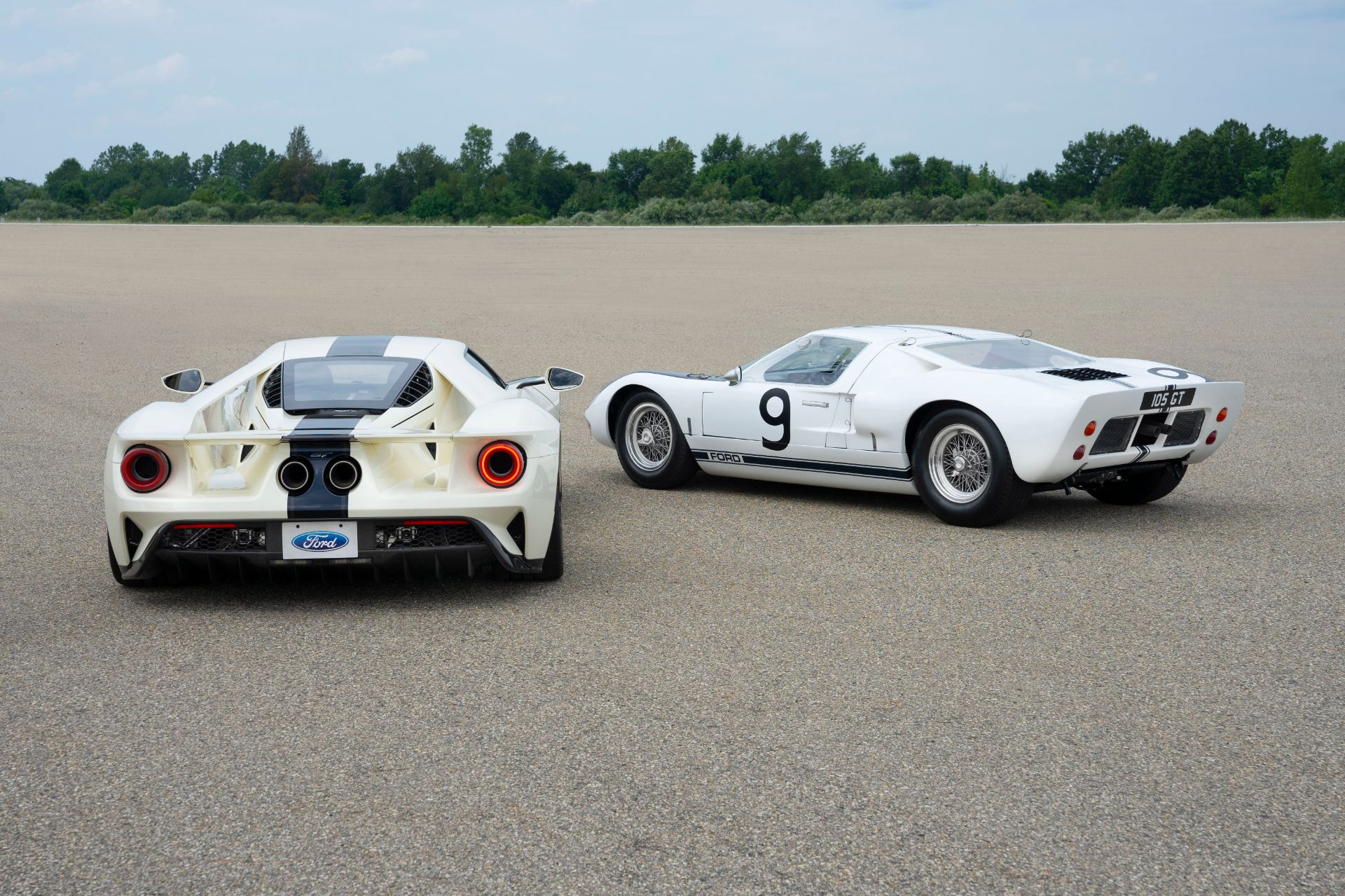 2022 Ford GT 64 Heritage Edition and 1964 Ford GT Prototype Rear Wallpapers #20 of 39