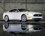 2022 Ford Mustang Ice White Appearance Package Front Three-Quarter Wallpapers 150x120 (1)