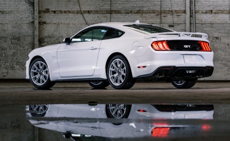 2022 Ford Mustang Ice White Appearance Package Rear Three-Quarter Wallpapers 450x275 (3)