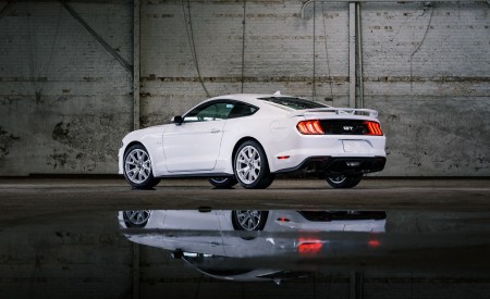 2022 Ford Mustang Ice White Appearance Package Rear Three-Quarter Wallpapers 450x275 (8)