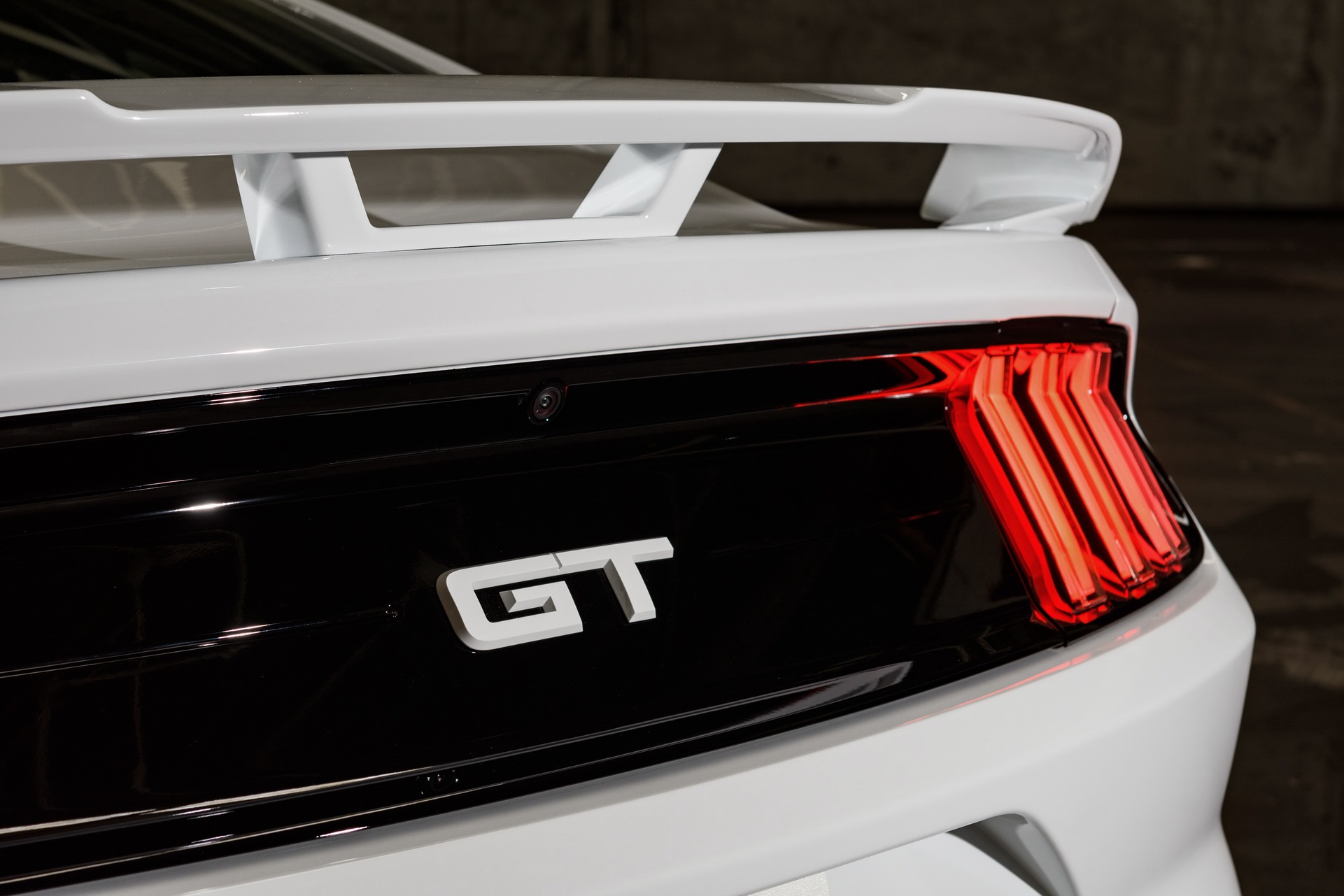2022 Ford Mustang Ice White Appearance Package Spoiler Wallpapers #13 of 24