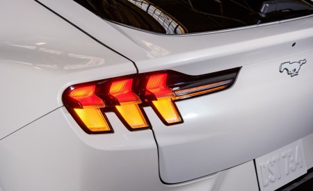 2022 Ford Mustang Mach-E Ice White Appearance Package Tail Light Wallpapers 450x275 (13)