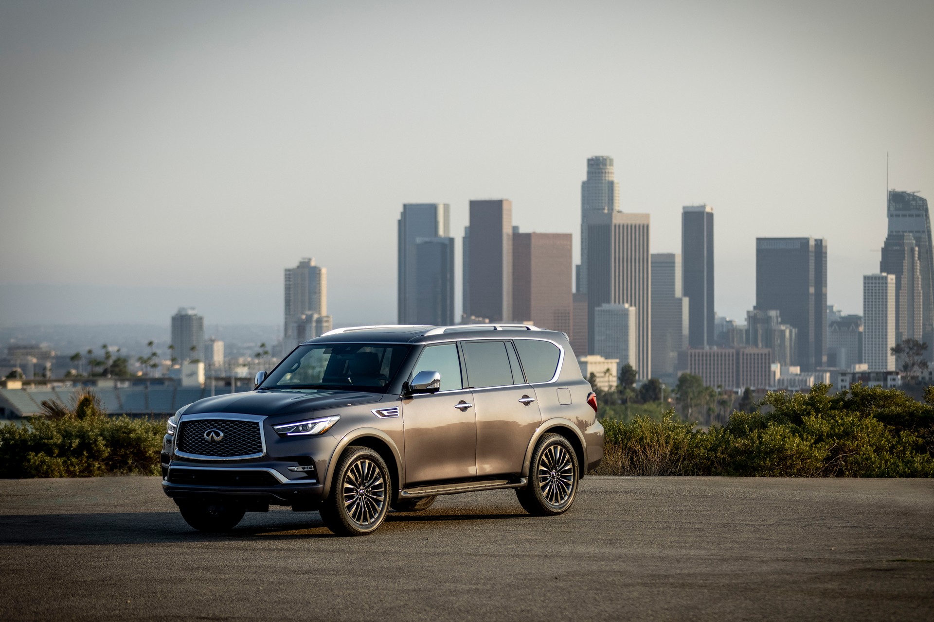2022 Infiniti QX80 Front Three-Quarter Wallpapers (3)