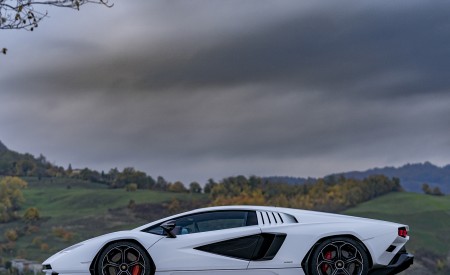 2022 Lamborghini Countach LPI 800-4 Side Wallpapers 450x275 (50)