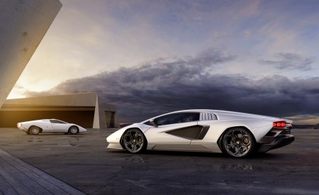 2022 Lamborghini Countach LPI 800-4 Side Wallpapers 450x275 (62)