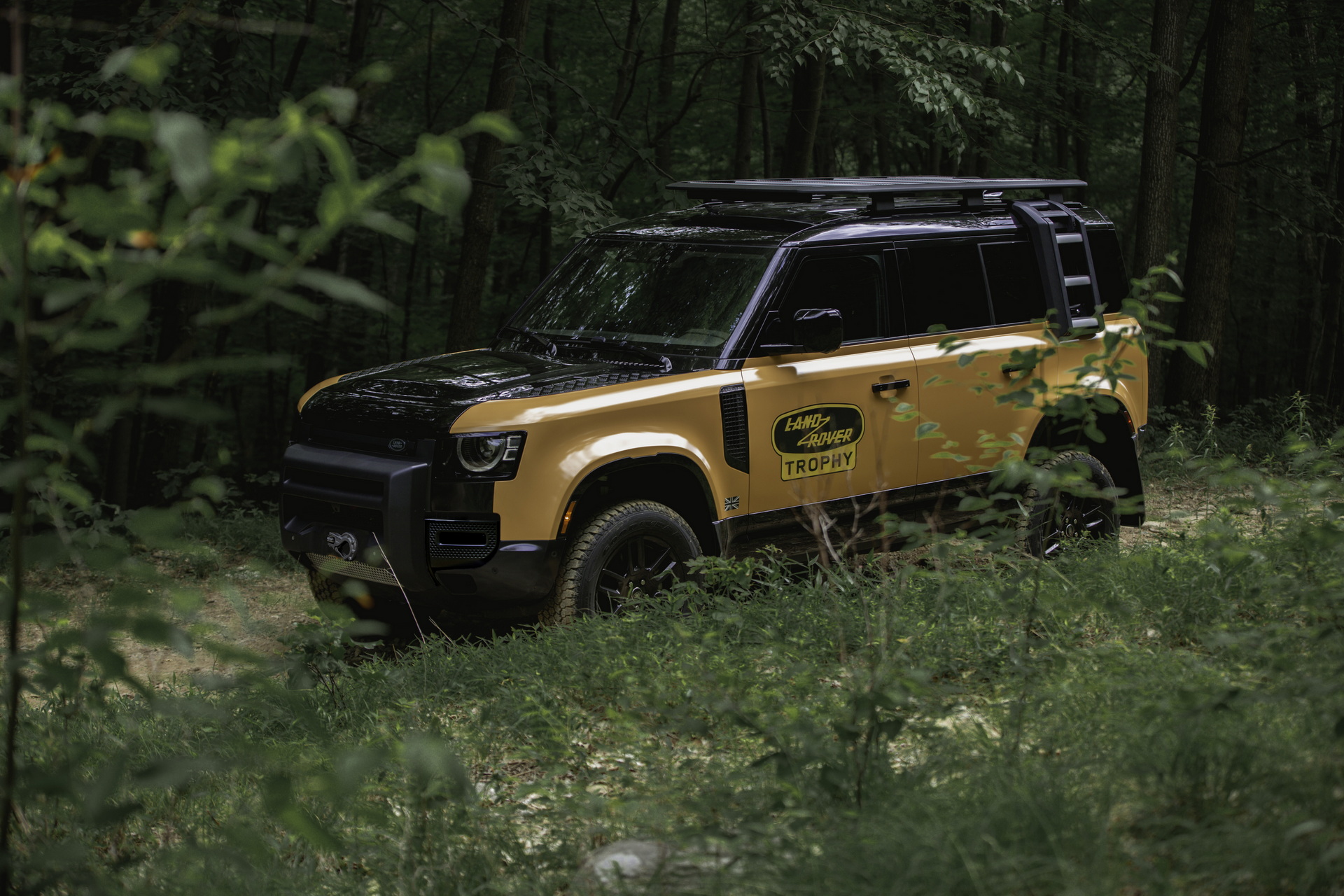 2022 Land Rover Defender Trophy Edition Front Three-Quarter Wallpapers (5)
