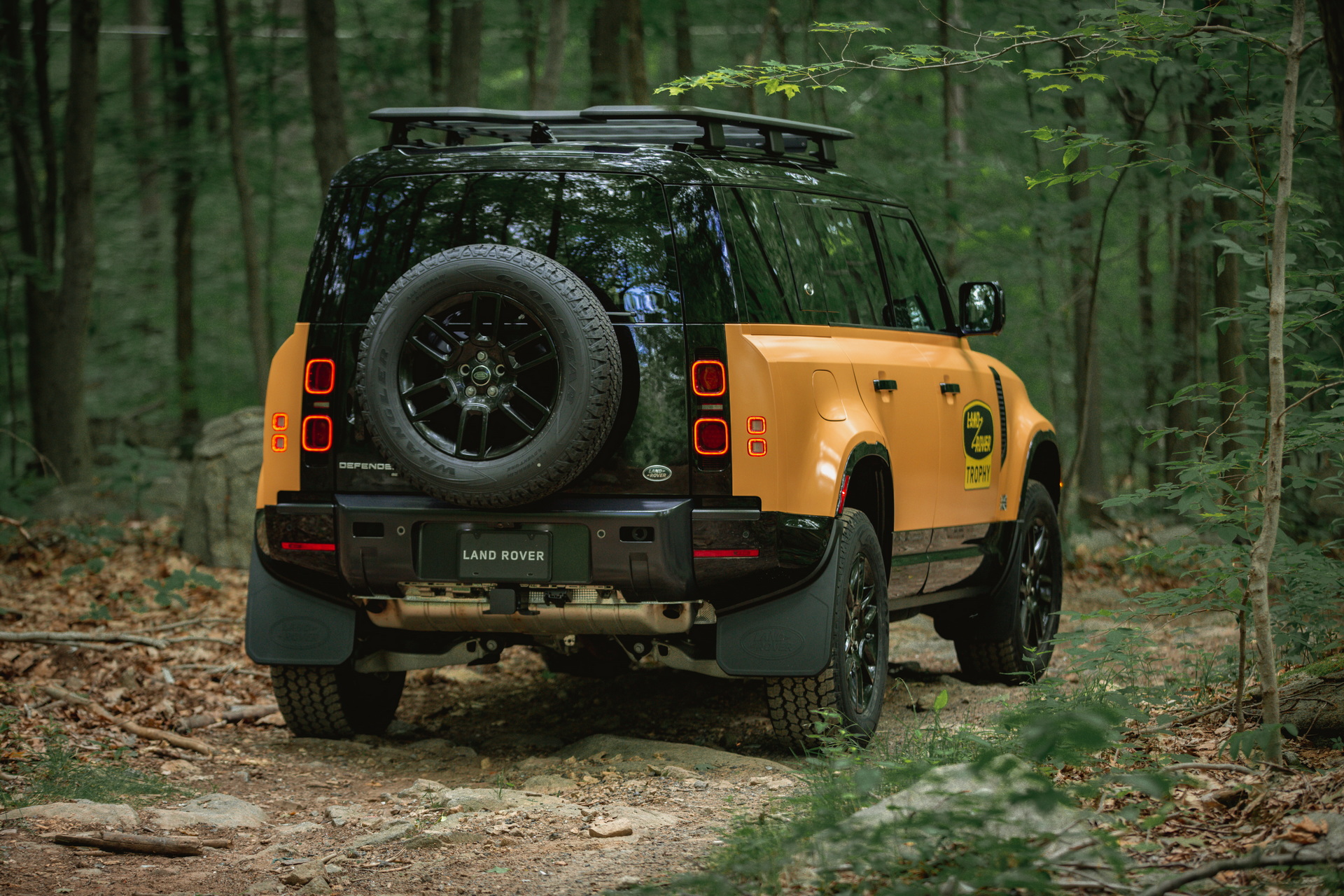 2022 Land Rover Defender Trophy Edition Rear Wallpapers (8)