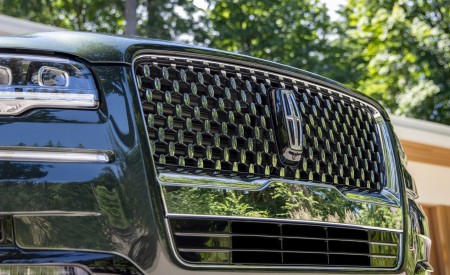 2022 Lincoln Navigator Black Label Central Park (Color: Manhattan Green) Grill Wallpapers 450x275 (37)