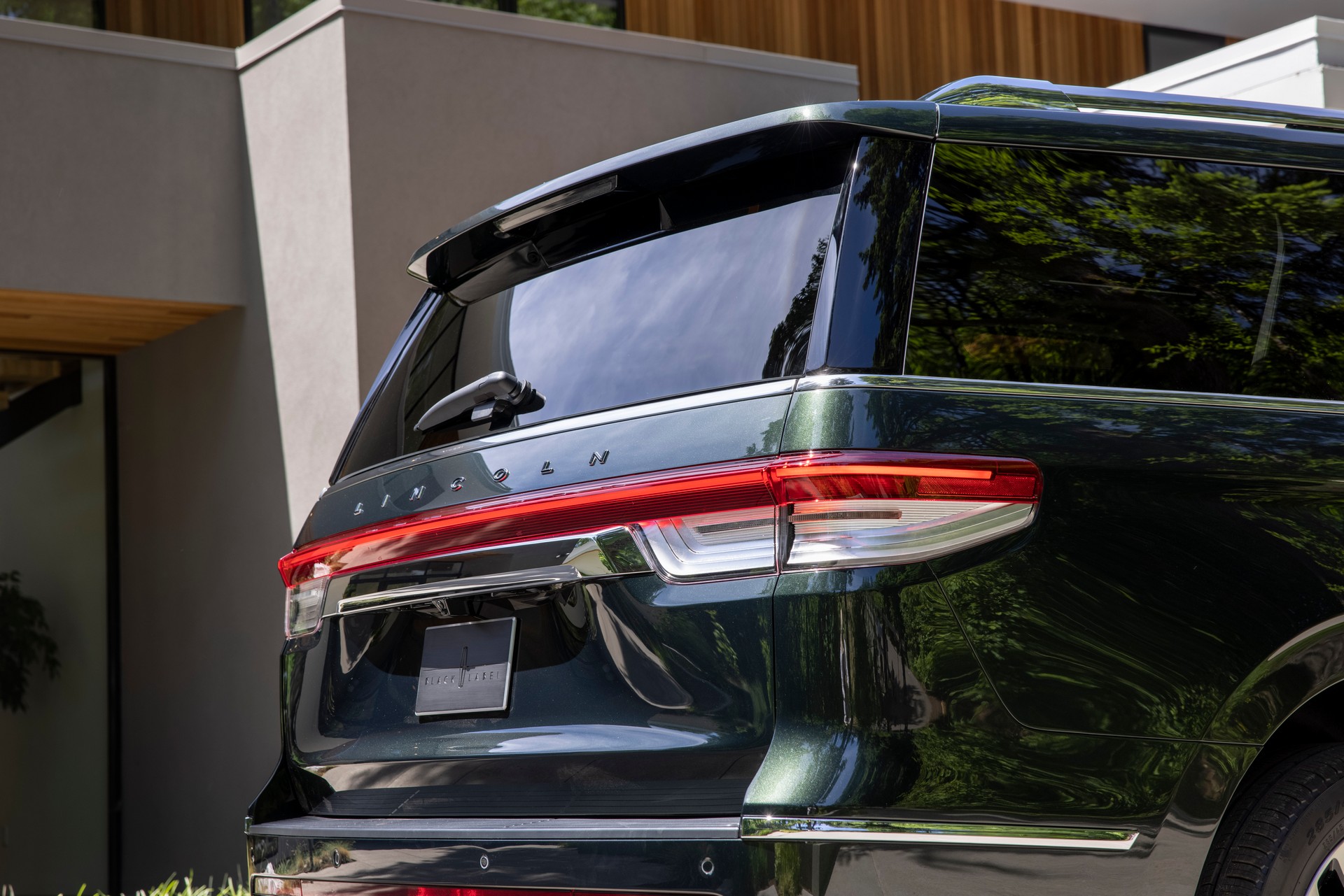 2022 Lincoln Navigator Black Label Central Park (Color: Manhattan Green) Tail Light Wallpapers #39 of 77