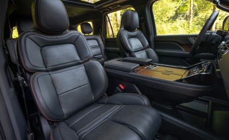 2022 Lincoln Navigator Black Label Invitation (Color: Chroma Caviar) Interior Front Seats Wallpapers 450x275 (62)
