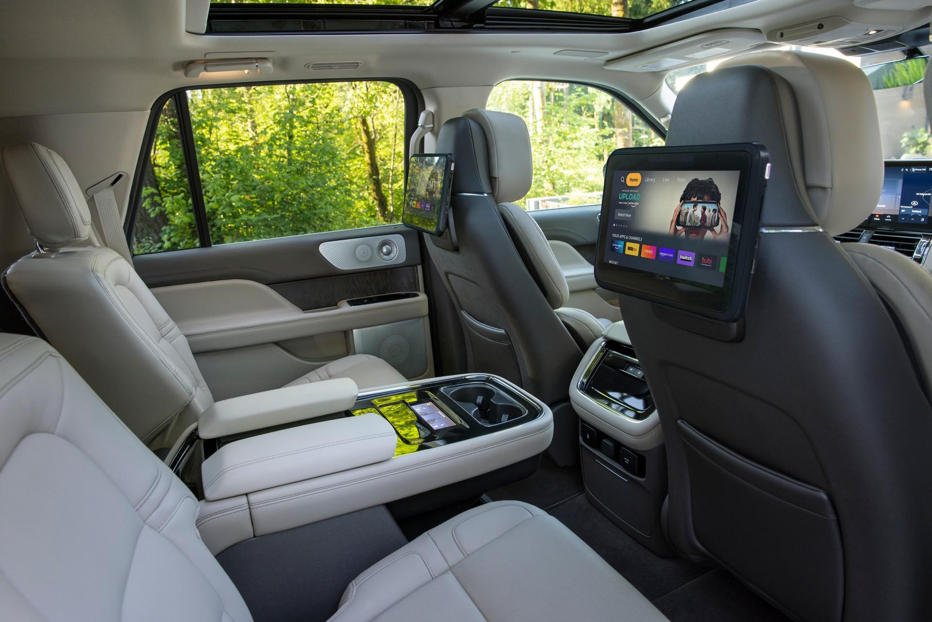 2022 Lincoln Navigator Reserve (Color: Flight Blue) Interior Rear-Seat Entertainment System Wallpapers #25 of 77