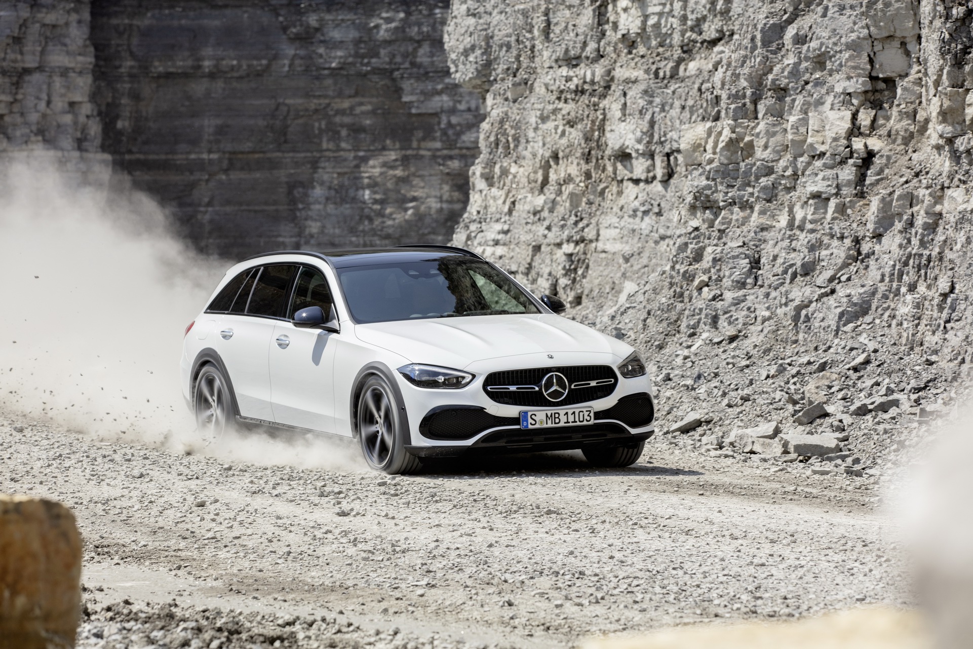 2022 Mercedes-Benz C-Class All-Terrain (Color: Opalite White Bright) Off-Road Wallpapers #7 of 35