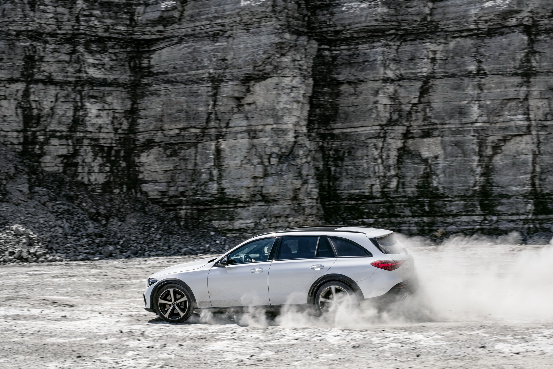 2022 Mercedes-Benz C-Class All-Terrain (Color: Opalite White Bright) Off-Road Wallpapers #9 of 35