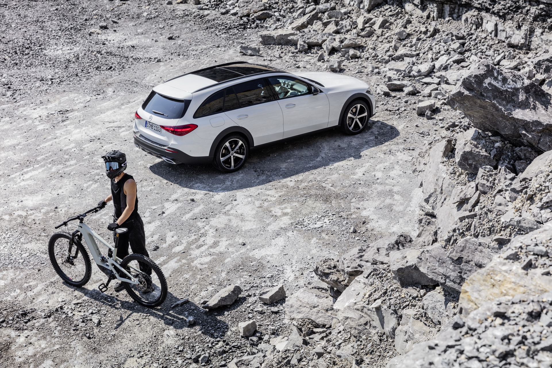 2022 Mercedes-Benz C-Class All-Terrain (Color: Opalite White Bright) Rear Three-Quarter Wallpapers #16 of 35